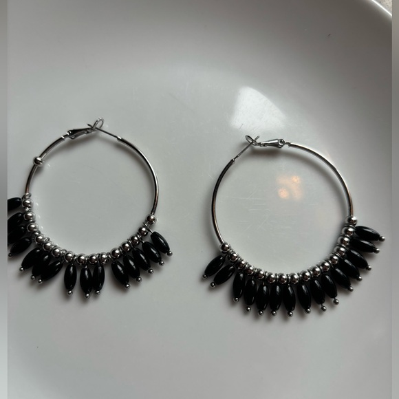 KINSLEY ARMELLE 🖤MARIANA COLLECTION
SILVER BLACK EARRINGS - Picture 5 of 10